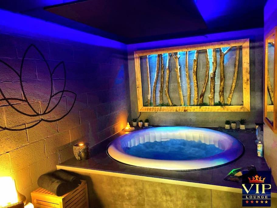 Vip Lounge Appartement Avec Jacuzzi Et Jardin Andenne エクステリア 写真